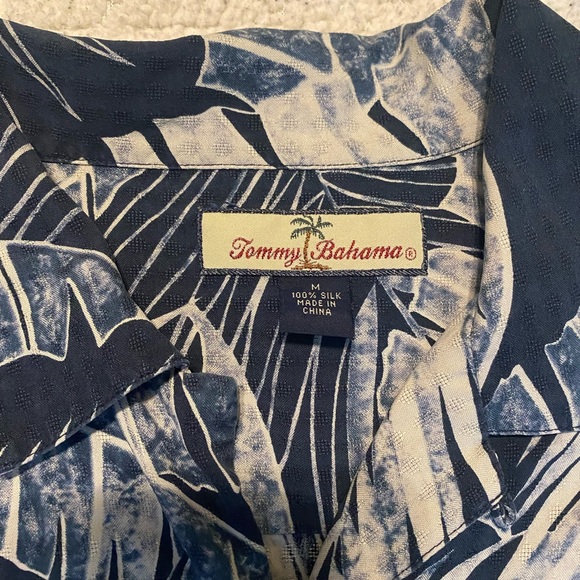 Mens “Tommy Bahama” 100% Silk Button-up Shirt with Palm Leaves - Picture 3 of 4